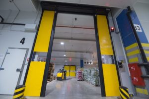 Brzootvarajuća vrata Novosprint Syncro. Najbrža industrijska vrata na svijetu s brzinom otvaranja do 5 m/s.