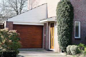 Ukoliko za Vaš dom želite garažna vrata s toplim i autentičnim izgledom drveta, Wood-Line je savršeno rješenje za Vas.
